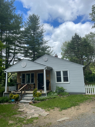 House - front - Room available close to campus