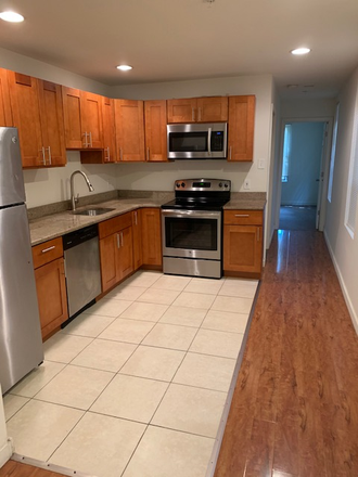 kitchen - Modern 3 Bedroom close to Temple Campus