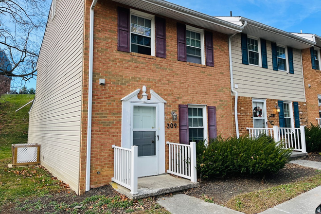 Photo - 2 Bedroom, 1.5 Bath Townhouse