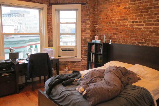 Bedroom - 3 Bed HEMENWAY ST - Next to Campus! - H/HW INCLUDED! Apartments