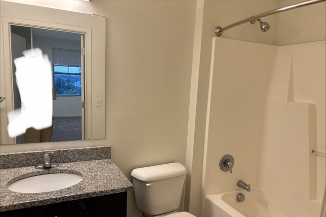 private bath - Spectrum Apartments