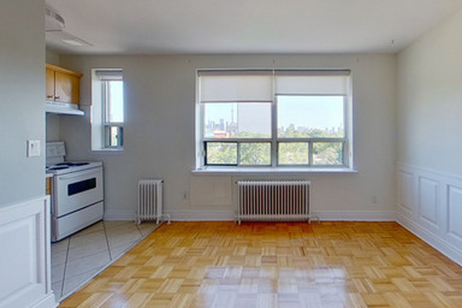 Living Room - 710 Spadina Ave #602: Studio unit located in the heart of the Annex