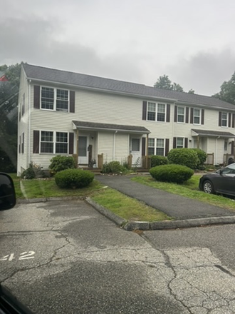 Outside, for serious inquiries dm for more pictures. - Spacious Condominium Townhouse, Close to Storrs Campus APT 142