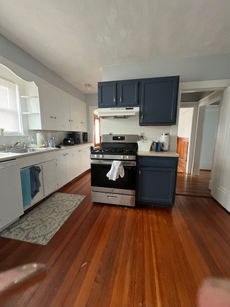 Kitchen - 240 Foster Street House