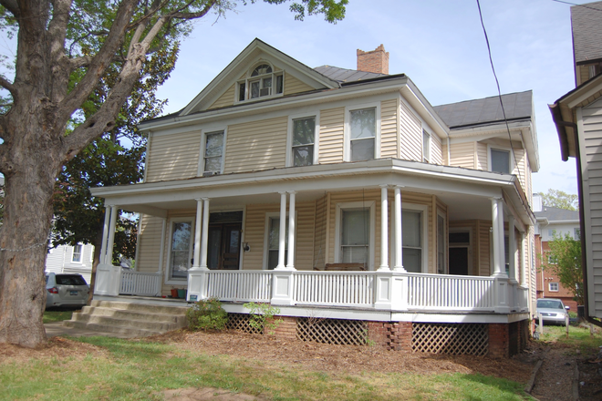 Front Photo - 206 14th Street