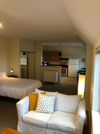 Fully furnished; brand new mattress - Sunny Studio - Quiet Area