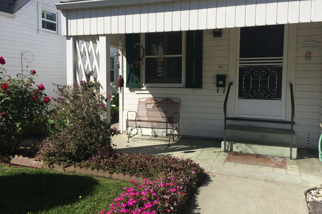 Front of House - Cozy, Private Room for Rent-Easy UC Access House