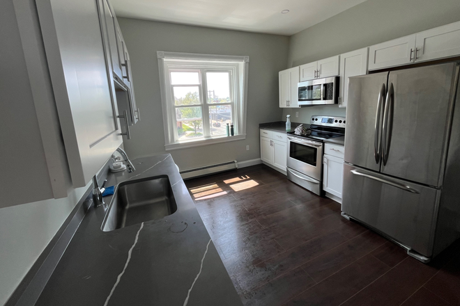 Kitchen - 33 Valley St #2 Triplex