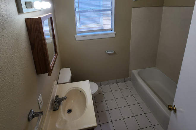 Bathroom - One Bedroom perfect for the school year Apartments