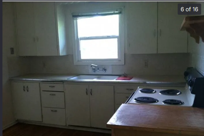 Kitchen - House in South University Neighborhood