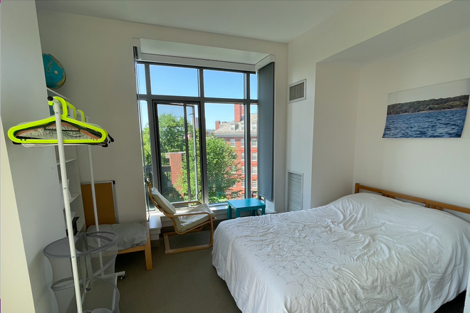 Bedroom - June to August Sublet, <5 mins from Harvard Sq Apartments
