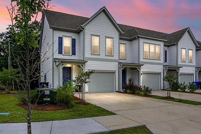 Townhouse - Looking for male roommates to join our home on James Island in August 2026