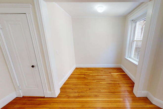 Call NOW for showings! 617-236-8550 - BOYLSTON ST - *NO FEE* UNIQUE ALCOVE STUDIO W/ BAY WINDOW, H&HW INC, LNDRY IN BLDNG *AVAIL NOW* Apartments