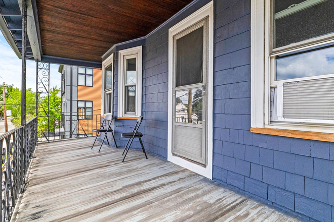 . - ***NO BROKERS FEE!!** Bright&Sunny, Renovated 4 Bed / 2 Bath w/ LAUNDRY IN UNIT! Avail. 6/1/26!! Apartments
