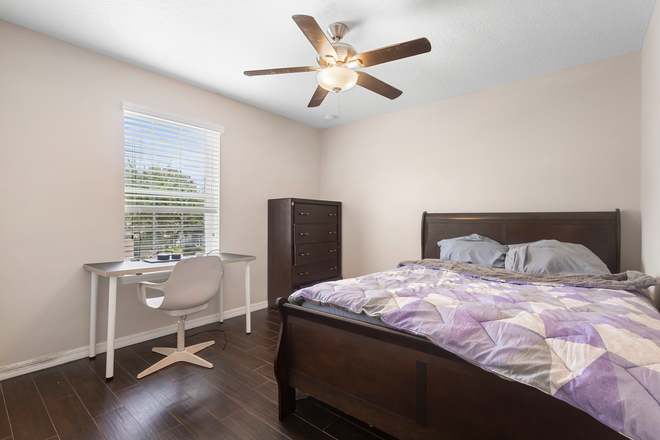 Bedroom 4 - 3.3mls to UCF lake Nona