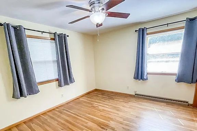 Bedroom #3 - Large Home and Across from ND Campus
