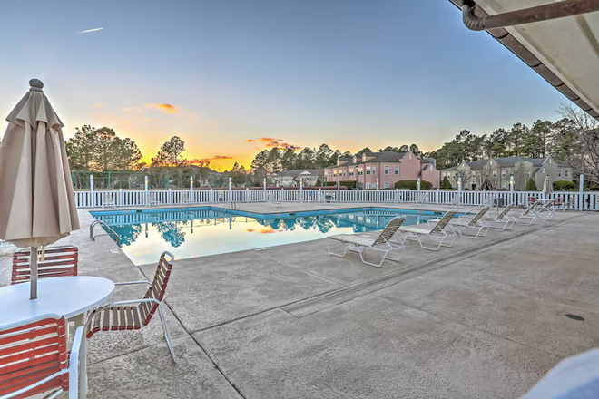 Pool - 4 bed 3.5 townhome for rent as little as $700 per room