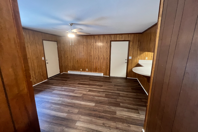 Living Room - Green Oaks Apts