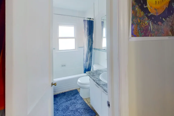 6 - 812 W Bennett (4Bed-2Bath) JUNE $1900 House