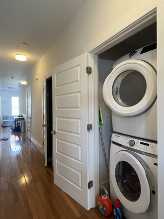 In Unit Laundry - Lease Takeover | 1 Bedroom in 3B/1.5B House right at Central Square - 15 min walk to MIT and Harvard