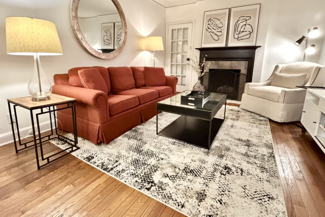 Den - Fully furnished private space  on Emory bus line