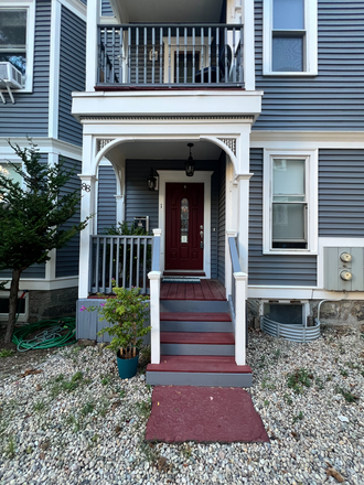 Private entrance off driveway - 3 bed / 2 bath - in unit W/D and with off street parking. Close to multiple T and bus lines Triplex