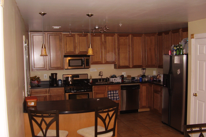 Kitchen - Spacious Bedroom with Private Bath in Private House with Yard