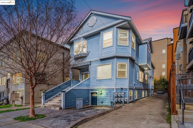 Exterior - 1 Month Free! Modern Berkeley Retreat – Steps from UC Campus