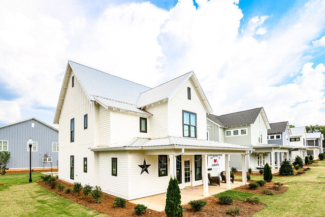 Building Exterior - The Avenue Auburn  -  NOW LEASING FALL 2026 Apartments