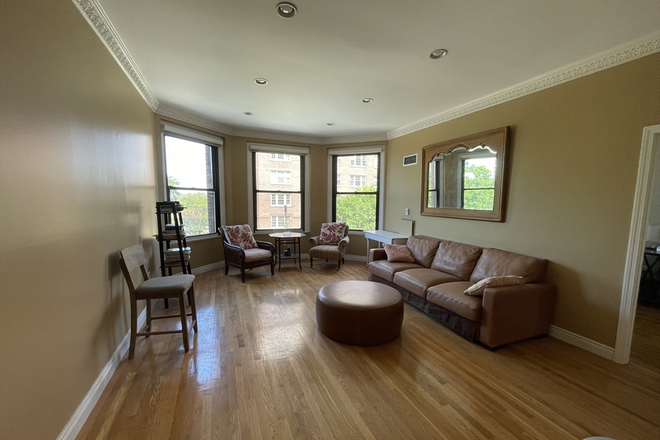 . - Stunning large 2-bed, 2-bath corner unit at the heart of Back Bay! LAUNDY IN UNIT - Avail NOW!!! Apartments