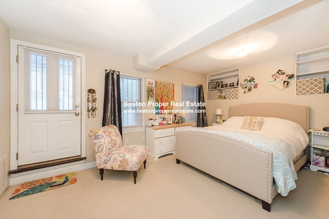 a - LAUNDRY IN UNIT *CENTRAL A/C* NO BROKER FEES Condo