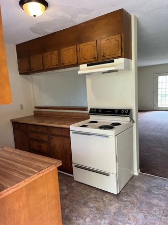 Kitchen - Cedar Creek - Available Immediately