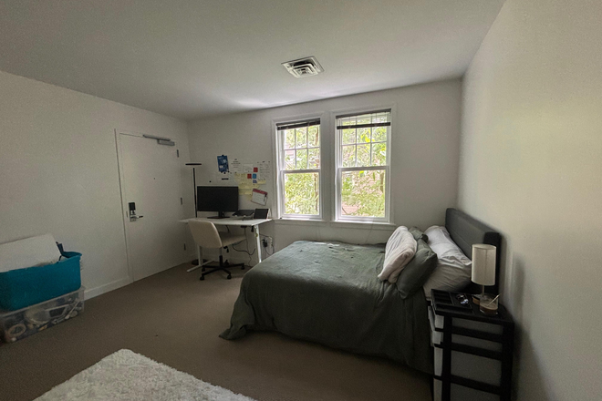 Your room - 3BD 2BR Apartment near Campus