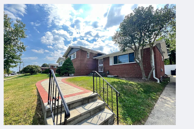 Front of the Home - Single Family Home close to campus