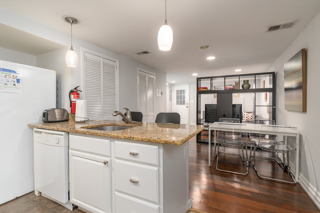 Kitchen and dining area - 1 Bedroom/1 Bathroom Fully Furnished Walker's Paradise!