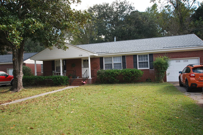 Outside Front - Classic Brick Ranch w Hardwoods/ 10 Minutes Campus/ Fenced Backyard