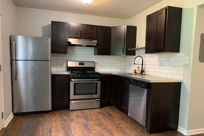 kitchen - Renovated Pet Friendly Single Family Home