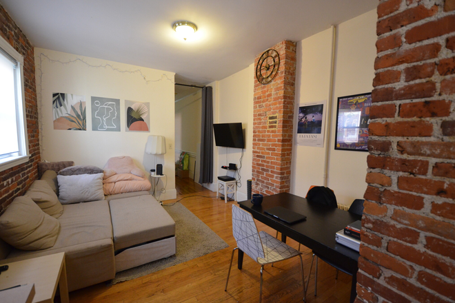 Living room - Large 1 Bed Available 9/1/26! *CONTACT NOAH 603-470-8181 Apartments