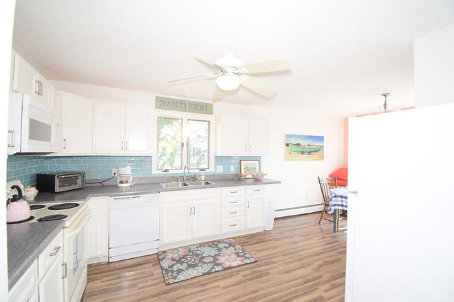 Kitchen - 11 Davisville Lane, Narragansett RI House