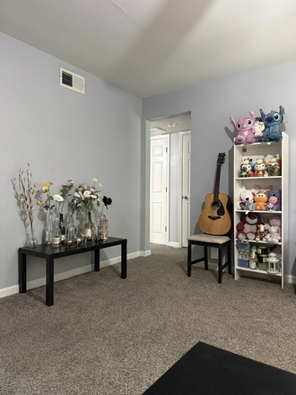 Living Room - Fully Furnished Apartment Close to Campus