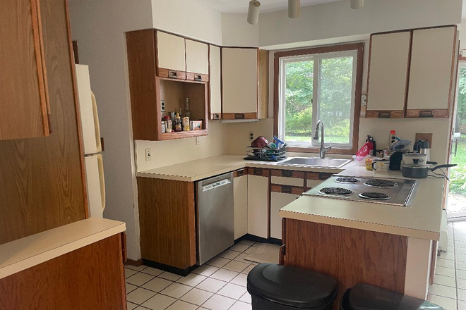 Eat In Kitchen with Appliances - Stony Brook & Perigee Dr House