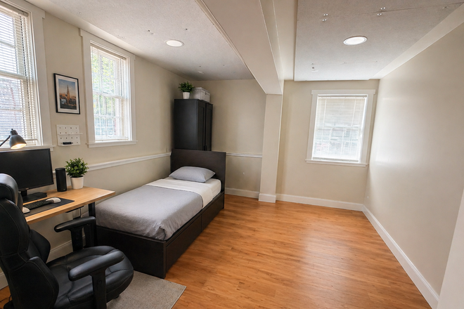 Bedroom: 185 sqft, super spacious - 2319 College, Next to Cafe Stradda, 30 SECONDS to CAMPUS