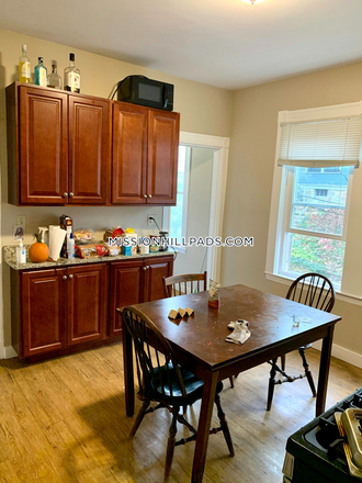 Kitchen - New 2026 Listing! NO BROKER FEE! 4 Bed 1 Bath Apartment on Sunset St. in Mission Hill!