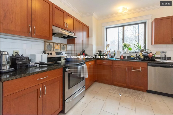 1 - No Fee Condo Quality 4 bed 2 bath Walk to Green Line No Fee 9/1