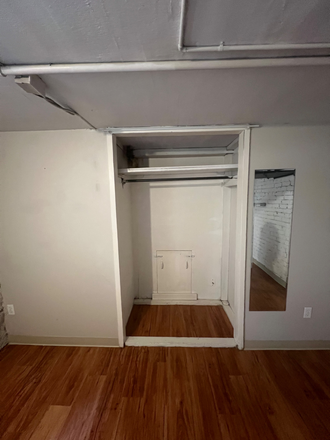 Closet - PRICE REDUCED - AVAILABLE JANUARY! Room for rent/sublease Duplex