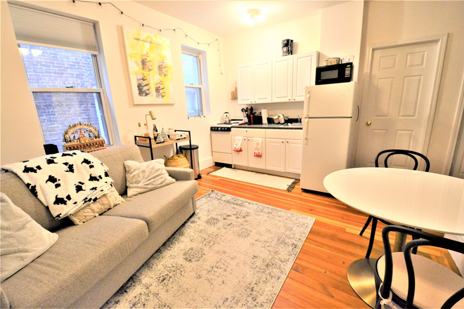 Living room - 2 Bed Available 9/1/26! *CONTACT NOAH 603-470-8181 Apartments