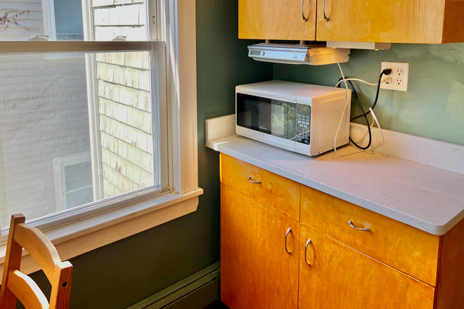 Call NOW for showings! 617-236-8600 - FAIRMONT AVE - LRG 2 LVL 3BR IN CAMBRIDGEPORT FOR *9/1/2026* W/ YARD, 2 BATHS, LNDRY IN BDNG, EIK Apartments