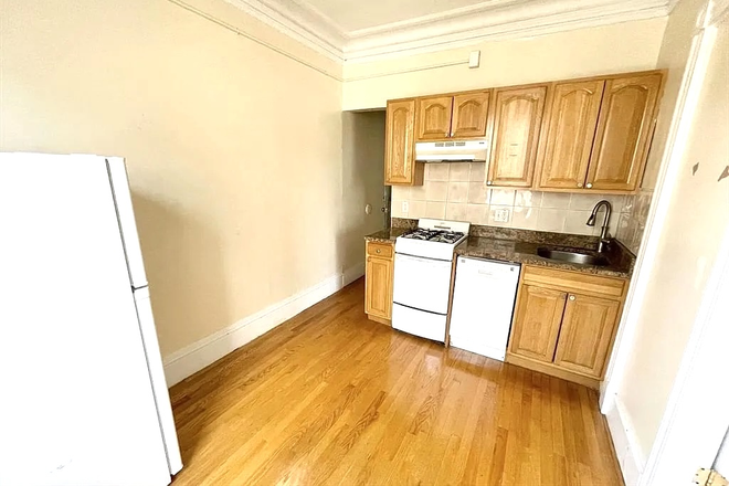 Kitchen - Charming 1-bedroom in Fenway! Avail. 9/1/2025! Apartments