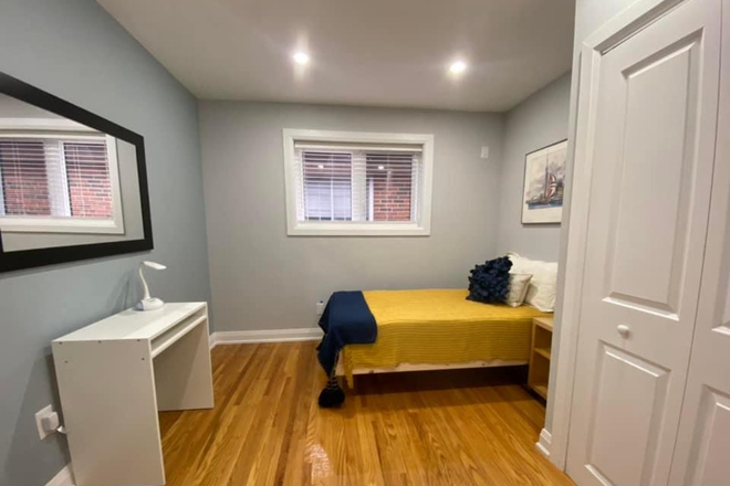 Bedroom D - Charming Shared Rentals in Nairn Avenue - Nairn Avenue, Toronto Townhome
