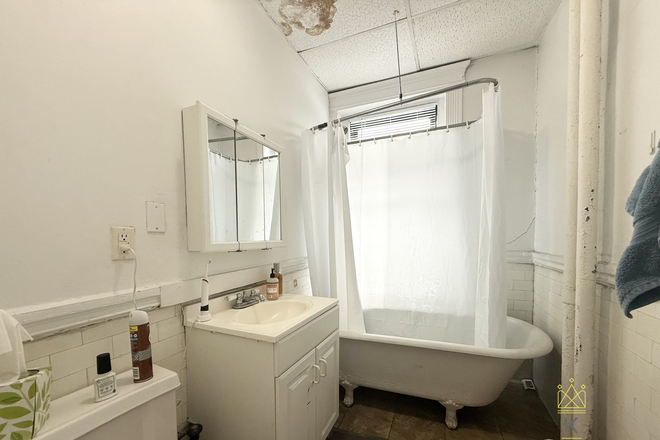 bathroom - Spacious Fenway 1 bed split for 9/1 - NO FEE! Apartments